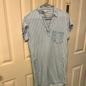 Blue Striped women’s dress w pockets!